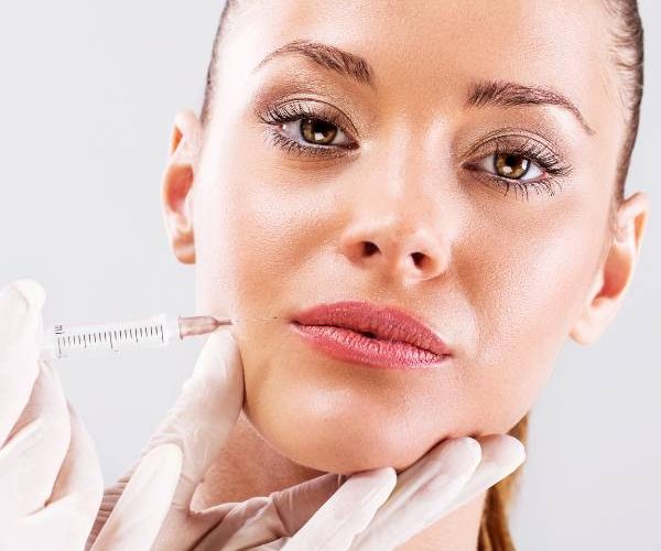 marcación mandibular con acido hialuronico en la Clinica de Medicina Estetica DA en Madrid