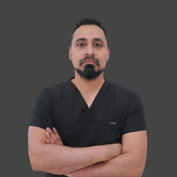 Omar tecnico clinica capilar velazquez Omar tecnico clinica capilar velazquez